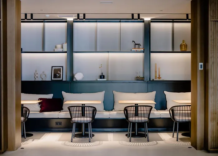 The Flag Marbella, Adult Recommended 에스테포나