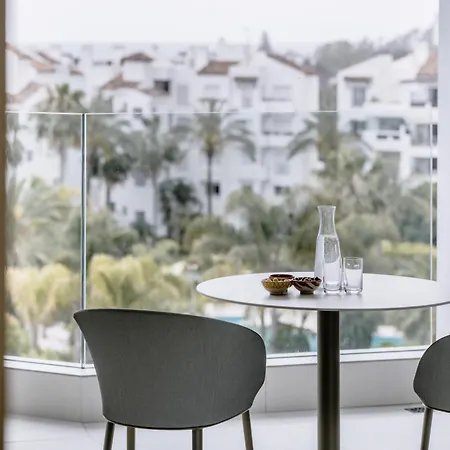 The Flag Marbella, Adult Recommended Εστεπόνα