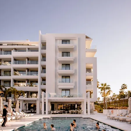 The Flag Marbella, Adult Recommended Εστεπόνα