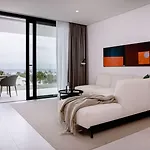 The Flag Marbella, Adult Recommended אסטפונה